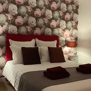 Le Patio Hotel